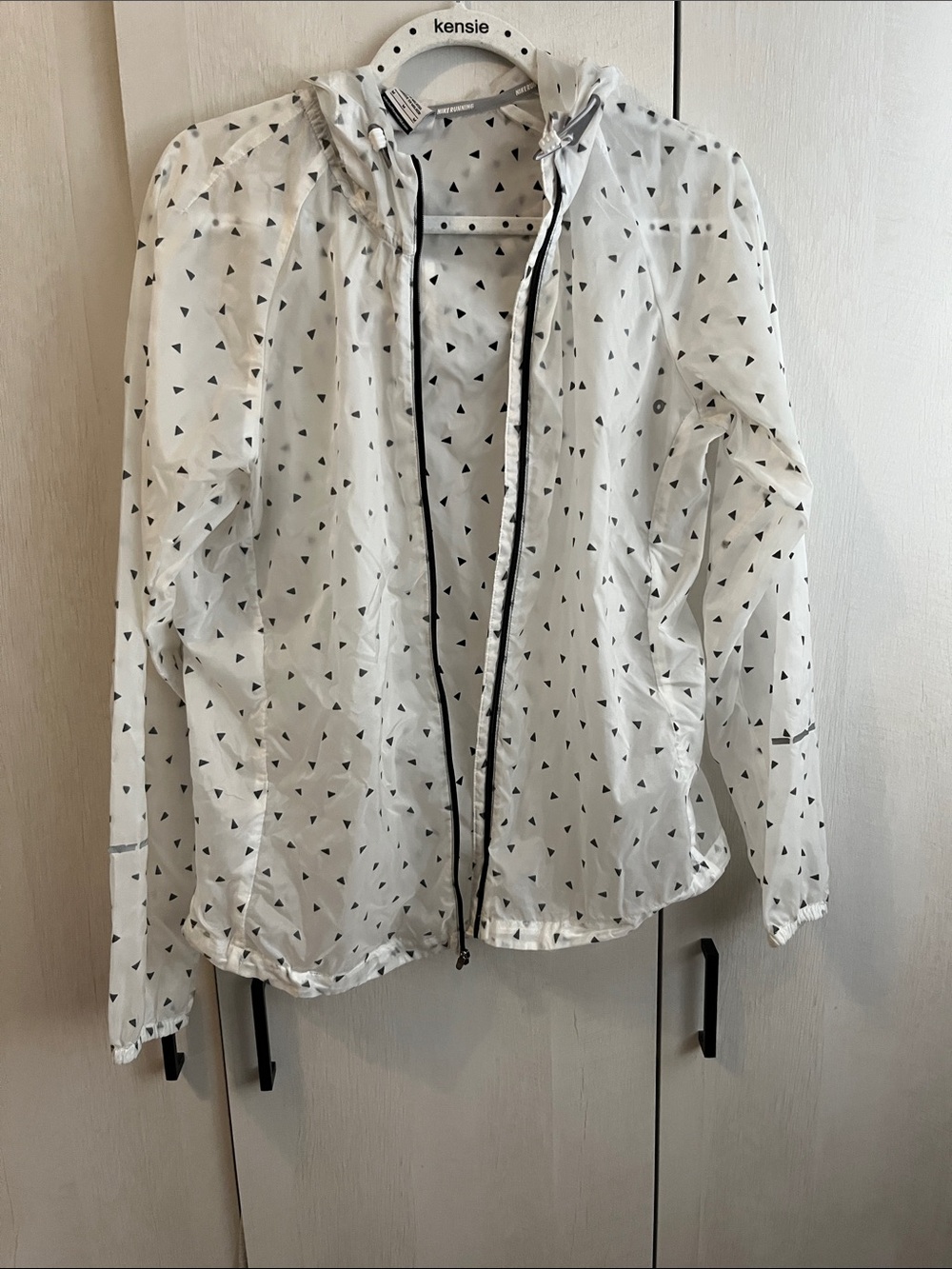 Nike White Hooded Windbreaker with Black Triangle Print